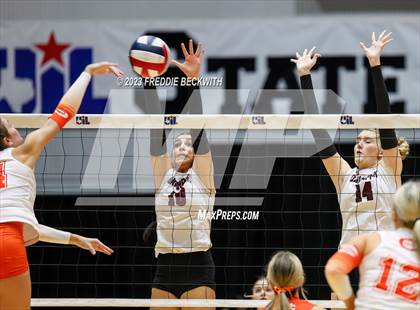 Thumbnail 1 in Davenport vs. Celina (UIL 4A Volleyball Semi-Final) photogallery.