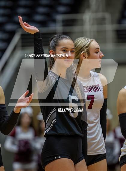 Thumbnail 2 in Davenport vs. Celina (UIL 4A Volleyball Semi-Final) photogallery.