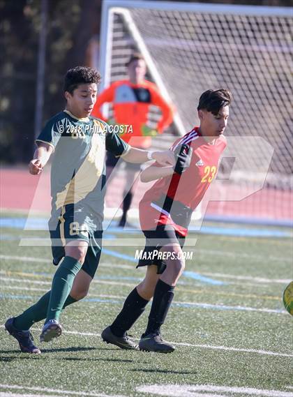 Thumbnail 2 in Hawthorne vs Royal (Crescenta Valley Winter Classic) photogallery.