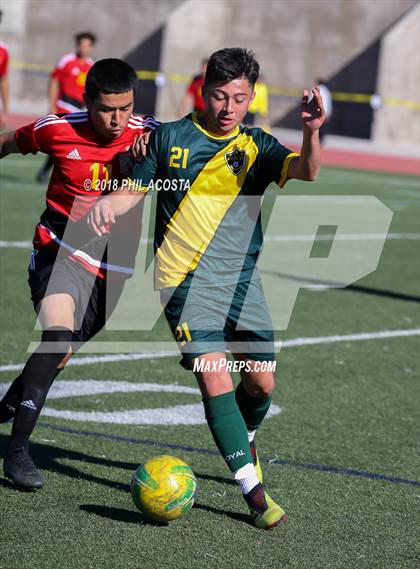 Thumbnail 3 in Hawthorne vs Royal (Crescenta Valley Winter Classic) photogallery.
