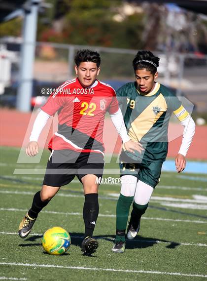 Thumbnail 2 in Hawthorne vs Royal (Crescenta Valley Winter Classic) photogallery.