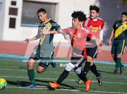 Thumbnail 1 in Hawthorne vs Royal (Crescenta Valley Winter Classic) photogallery.