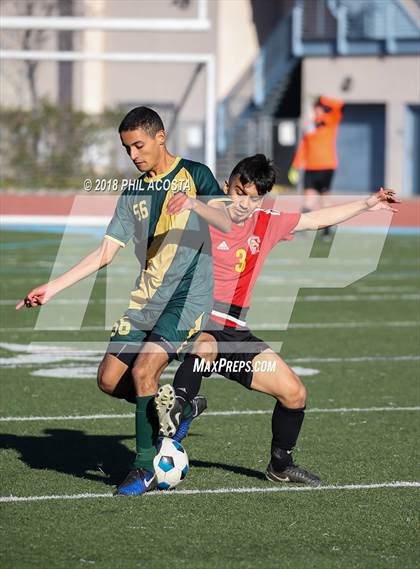 Thumbnail 1 in Hawthorne vs Royal (Crescenta Valley Winter Classic) photogallery.