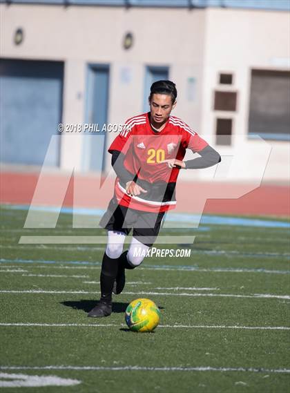 Thumbnail 2 in Hawthorne vs Royal (Crescenta Valley Winter Classic) photogallery.