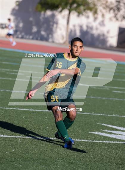 Thumbnail 2 in Hawthorne vs Royal (Crescenta Valley Winter Classic) photogallery.