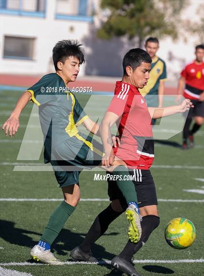 Thumbnail 2 in Hawthorne vs Royal (Crescenta Valley Winter Classic) photogallery.