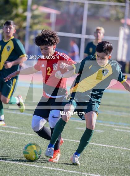 Thumbnail 1 in Hawthorne vs Royal (Crescenta Valley Winter Classic) photogallery.