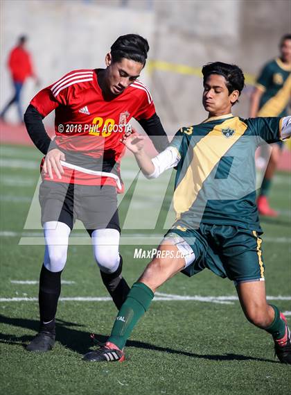 Thumbnail 1 in Hawthorne vs Royal (Crescenta Valley Winter Classic) photogallery.