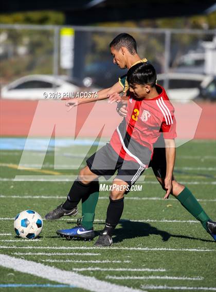 Thumbnail 2 in Hawthorne vs Royal (Crescenta Valley Winter Classic) photogallery.