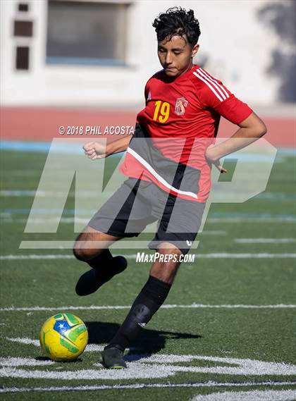 Thumbnail 2 in Hawthorne vs Royal (Crescenta Valley Winter Classic) photogallery.