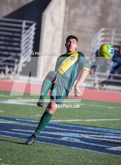 Thumbnail 3 in Hawthorne vs Royal (Crescenta Valley Winter Classic) photogallery.
