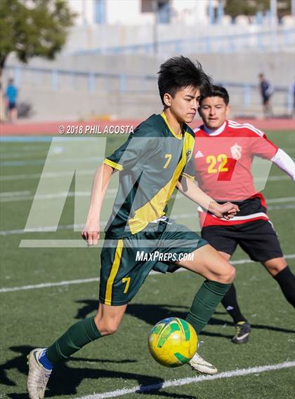 Thumbnail 2 in Hawthorne vs Royal (Crescenta Valley Winter Classic) photogallery.