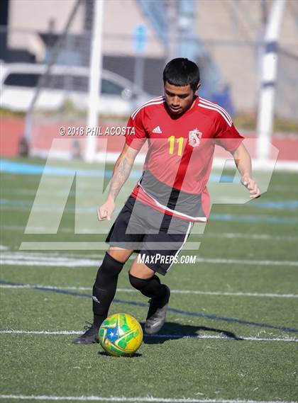Thumbnail 2 in Hawthorne vs Royal (Crescenta Valley Winter Classic) photogallery.