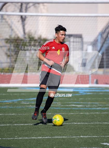 Thumbnail 1 in Hawthorne vs Royal (Crescenta Valley Winter Classic) photogallery.