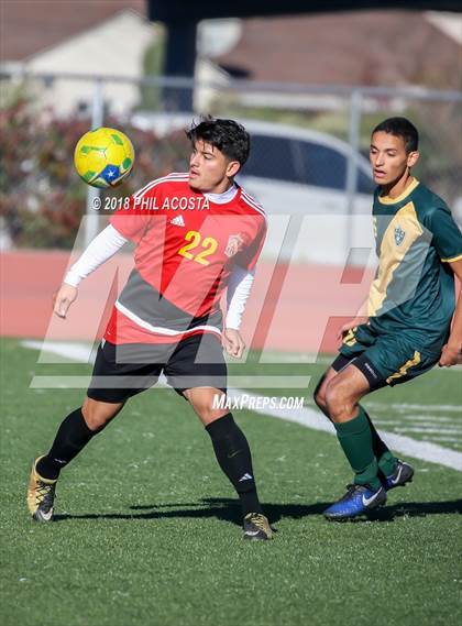 Thumbnail 2 in Hawthorne vs Royal (Crescenta Valley Winter Classic) photogallery.