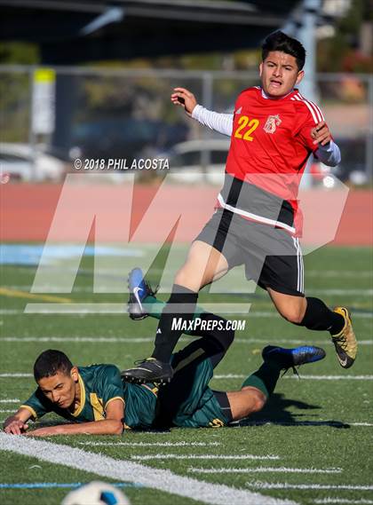 Thumbnail 1 in Hawthorne vs Royal (Crescenta Valley Winter Classic) photogallery.