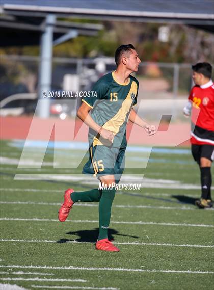 Thumbnail 3 in Hawthorne vs Royal (Crescenta Valley Winter Classic) photogallery.