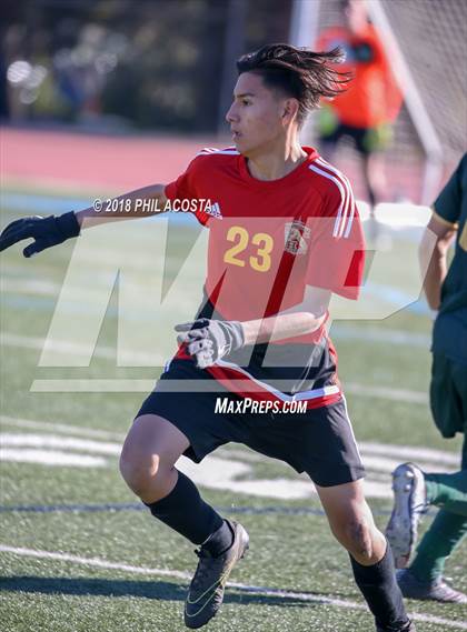Thumbnail 3 in Hawthorne vs Royal (Crescenta Valley Winter Classic) photogallery.