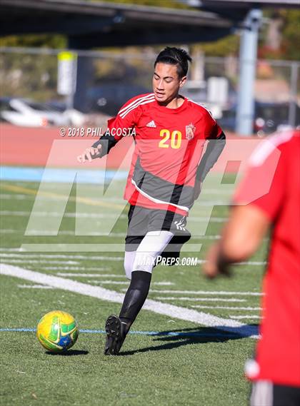 Thumbnail 3 in Hawthorne vs Royal (Crescenta Valley Winter Classic) photogallery.