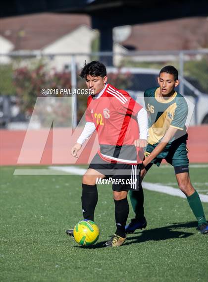 Thumbnail 1 in Hawthorne vs Royal (Crescenta Valley Winter Classic) photogallery.