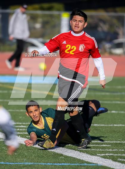 Thumbnail 1 in Hawthorne vs Royal (Crescenta Valley Winter Classic) photogallery.