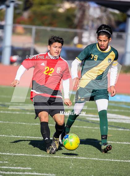 Thumbnail 2 in Hawthorne vs Royal (Crescenta Valley Winter Classic) photogallery.