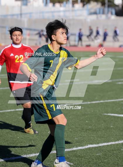 Thumbnail 2 in Hawthorne vs Royal (Crescenta Valley Winter Classic) photogallery.