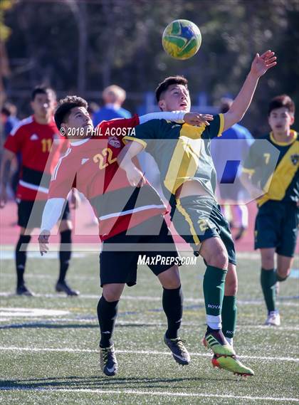 Thumbnail 2 in Hawthorne vs Royal (Crescenta Valley Winter Classic) photogallery.