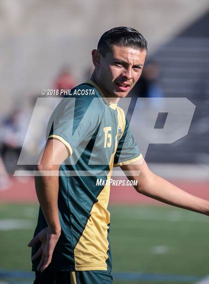 Thumbnail 1 in Hawthorne vs Royal (Crescenta Valley Winter Classic) photogallery.