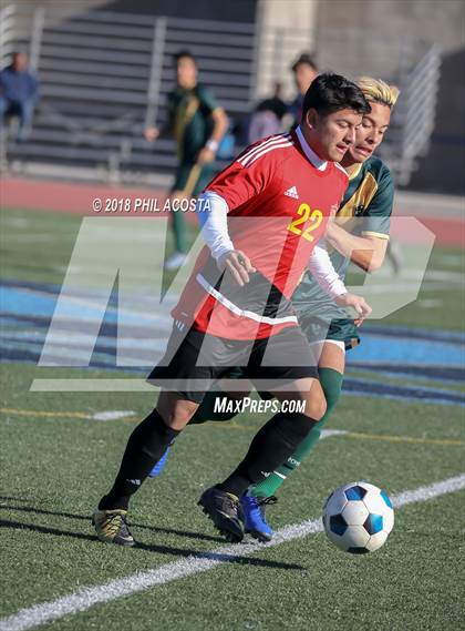Thumbnail 3 in Hawthorne vs Royal (Crescenta Valley Winter Classic) photogallery.