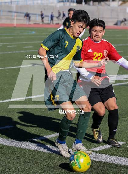 Thumbnail 1 in Hawthorne vs Royal (Crescenta Valley Winter Classic) photogallery.