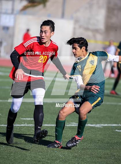 Thumbnail 3 in Hawthorne vs Royal (Crescenta Valley Winter Classic) photogallery.