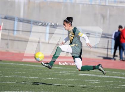 Thumbnail 1 in Hawthorne vs Royal (Crescenta Valley Winter Classic) photogallery.