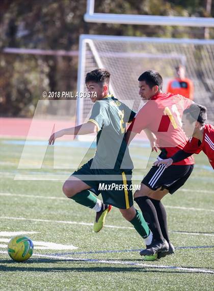 Thumbnail 1 in Hawthorne vs Royal (Crescenta Valley Winter Classic) photogallery.