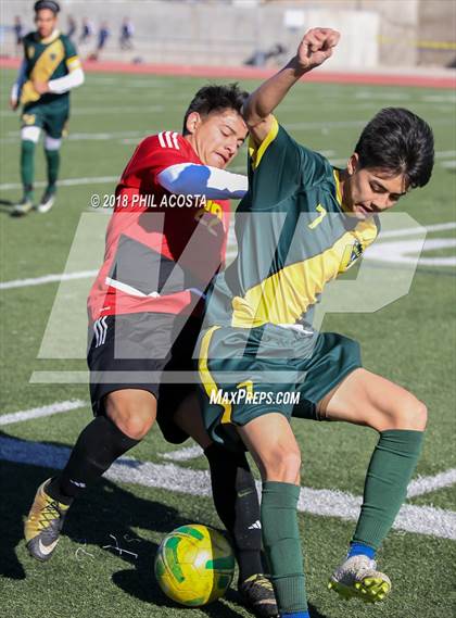 Thumbnail 3 in Hawthorne vs Royal (Crescenta Valley Winter Classic) photogallery.