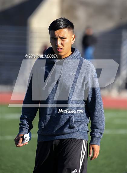 Thumbnail 2 in Hawthorne vs Royal (Crescenta Valley Winter Classic) photogallery.