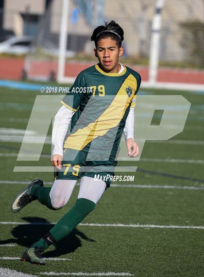 Thumbnail 2 in Hawthorne vs Royal (Crescenta Valley Winter Classic) photogallery.