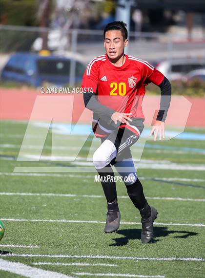 Thumbnail 2 in Hawthorne vs Royal (Crescenta Valley Winter Classic) photogallery.