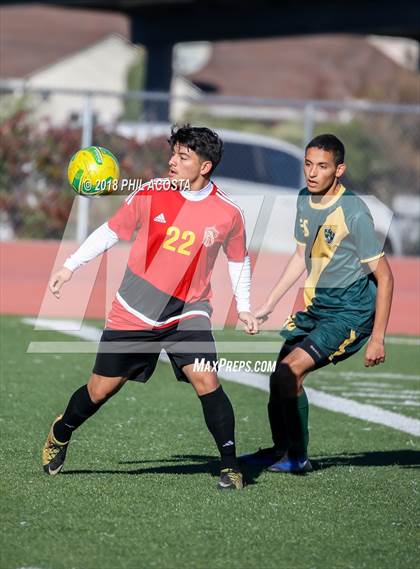 Thumbnail 3 in Hawthorne vs Royal (Crescenta Valley Winter Classic) photogallery.