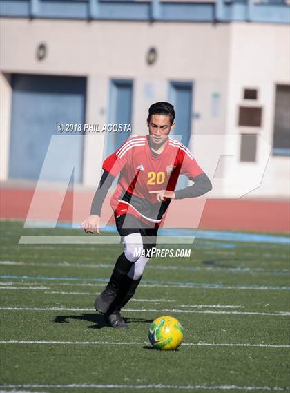 Thumbnail 1 in Hawthorne vs Royal (Crescenta Valley Winter Classic) photogallery.
