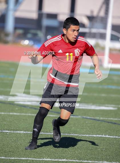Thumbnail 2 in Hawthorne vs Royal (Crescenta Valley Winter Classic) photogallery.