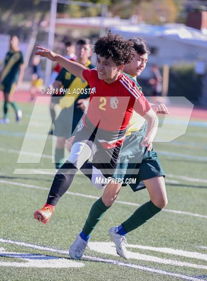 Thumbnail 2 in Hawthorne vs Royal (Crescenta Valley Winter Classic) photogallery.