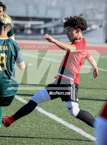 Thumbnail 2 in Hawthorne vs Royal (Crescenta Valley Winter Classic) photogallery.