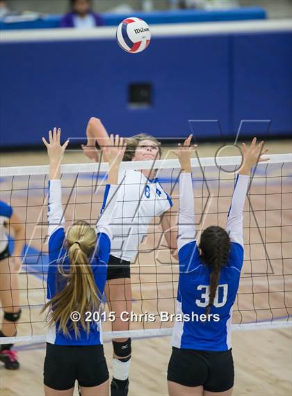 Thumbnail 3 in Rogers vs Bryant (AAA 7A 1st Round Playoff) photogallery.