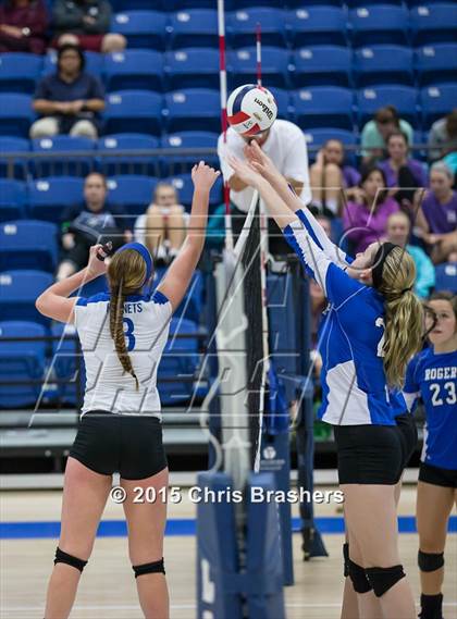 Thumbnail 2 in Rogers vs Bryant (AAA 7A 1st Round Playoff) photogallery.