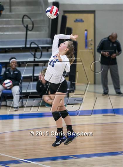 Thumbnail 3 in Rogers vs Bryant (AAA 7A 1st Round Playoff) photogallery.