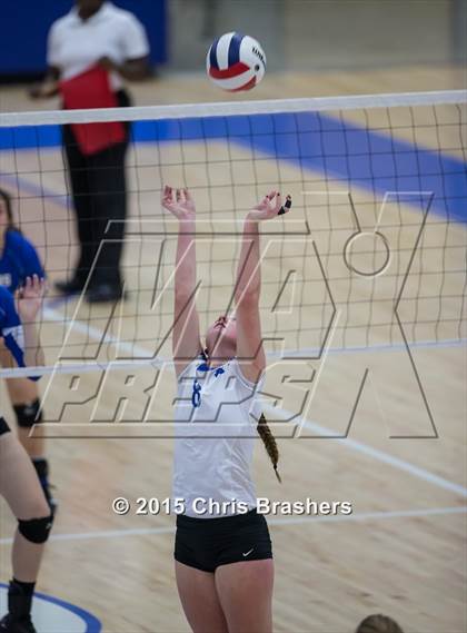 Thumbnail 3 in Rogers vs Bryant (AAA 7A 1st Round Playoff) photogallery.