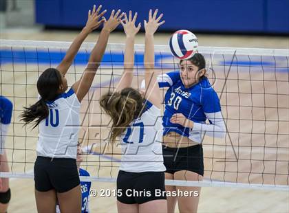 Thumbnail 3 in Rogers vs Bryant (AAA 7A 1st Round Playoff) photogallery.