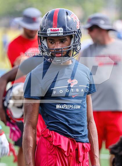 Thumbnail 2 in Olive Branch vs South Panola (U of Memphis 7v7) photogallery.