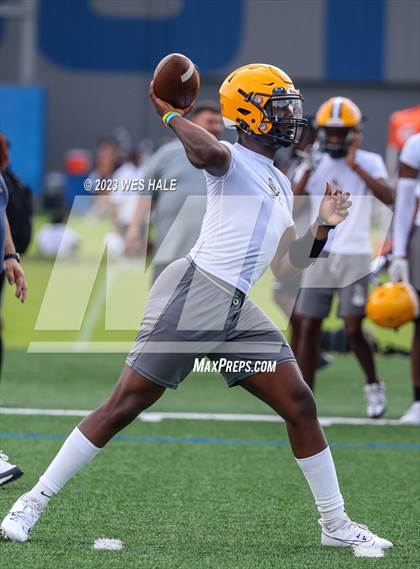 Thumbnail 3 in Olive Branch vs South Panola (U of Memphis 7v7) photogallery.